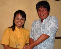 新人那覇市会議員　無所属　前泊みきさんと一緒に 2009/07/27 21:47:36