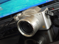 LUMIX　DMC-FZ2