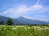 夏空広がる安曇野