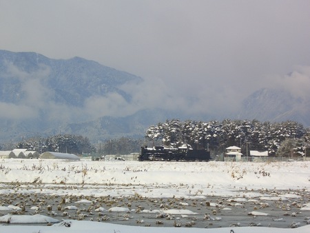 私の好きな、雪の汽車の風景