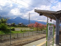 春の大糸線で、穂高駅から松本駅へ