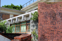 病院の壁 2008/05/13 12:58:17