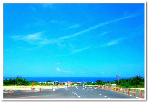 海の青と空の青