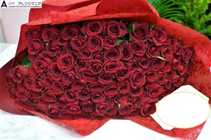 沖縄　赤バラ100本の花束