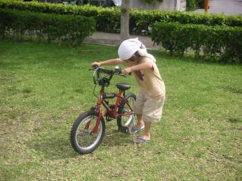 自転車 練習 マンタ公園 沖縄市