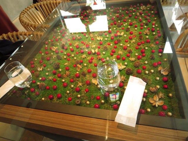 ニコライバーグマンノム神戸　お花のテーブル