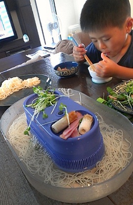 流しそうめん