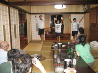 宴会に特別ゲスト登場！ 2007/11/26 01:09:04