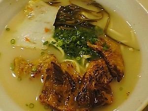 沖縄そばとんこつ