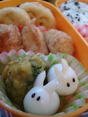 うずらの卵でうさぎちゃん