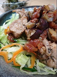 チキンのソテーと夏野菜のマリネサラダ