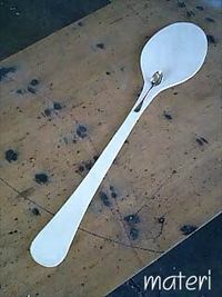 巨大SPOON製作中～ 2008/07/09 07:30:00