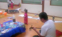 一歳にならんのに踊ってる 2008/08/13 22:53:35