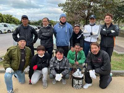 新都心公園の清掃活動【安岡中OB 2022年12月 2回目】 新都心公園の清掃活動【安岡中OB 2022年12月 2回目】