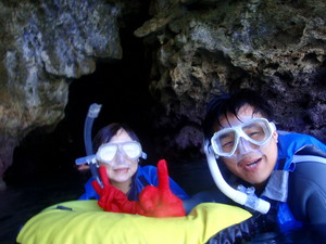 沖縄の青の洞窟でシュノーケル体験ダイビングツアー！