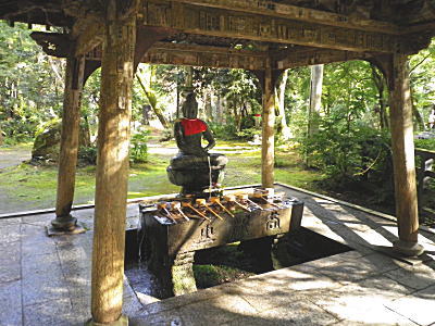 華厳寺で紅葉を楽しみ、そして恐怖体験をする。