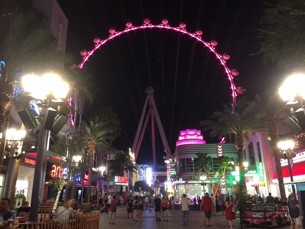 ラスベガスの夜は大人の街に ラスベガスの夜は大人の街に