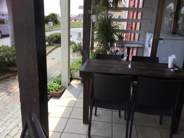 カフェテラスニライから海を眺めて (^_^) カフェテラスニライから海を眺めて (^_^)