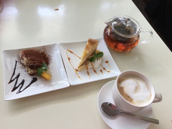 カフェテラスニライから海を眺めて (^_^) カフェテラスニライから海を眺めて (^_^)