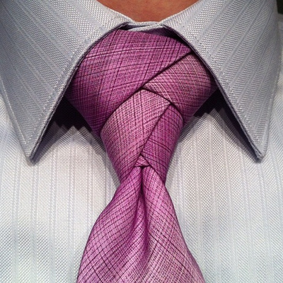 面白いネクタイの結び方