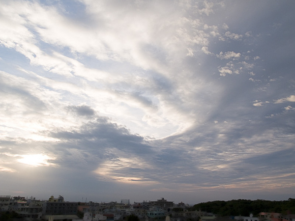渦巻く雲
