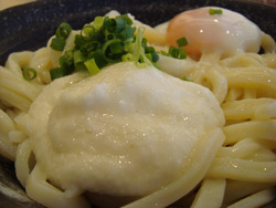 月見とろろ冷かけうどん