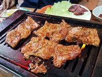 焼肉食べ歩き！那覇市松尾にある『広島家』永ちゃんタオルがかけられたお店に3次会で訪問し店主おすすめの焼肉を食べてきました