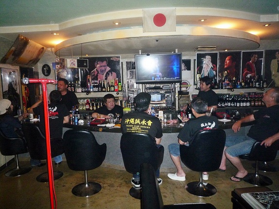 矢永吉沢ファンのお店 BAR飲み歩き!『CHOTT BAR SHO-DAN』2次会で訪問した矢沢ファンのお店で歌って飲んで大盛り上がり