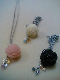薔薇のネックレス 2008/08/18 18:51:02
