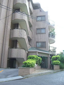 グランピアマンション古波蔵