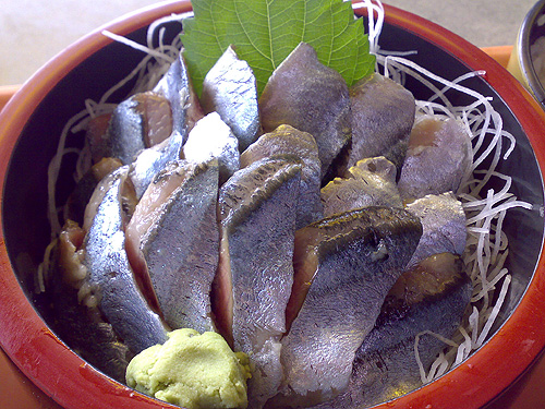 土浦魚市場で秋刀魚(サンマ)を食す