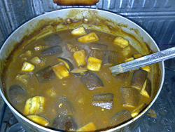 久々にカレーを作ってみる