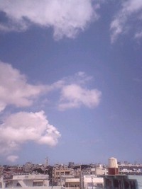 同じ空なのに・・・ 2008/05/03 14:40:50