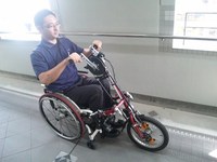 手漕ぎ車いす！ 2012/05/11 15:04:34