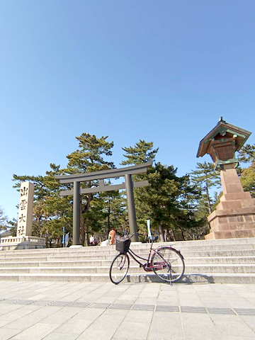 自転車で出雲大社へ来たよ(逆光) 自転車で出雲大社へ来たよ(逆光)