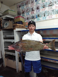 令和2年1月3日 湧川 朋樹さん/ウムナガー 77cm、5,1kg 2020/01/09 18:00:00