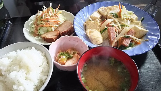 わらいの宇那志豆腐チャンプルー定食 沖縄そばと泡盛バンジャーイ ｖｅｒ 3 0
