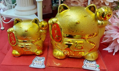 金色貯金箱