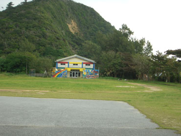 自然に囲まれた学校