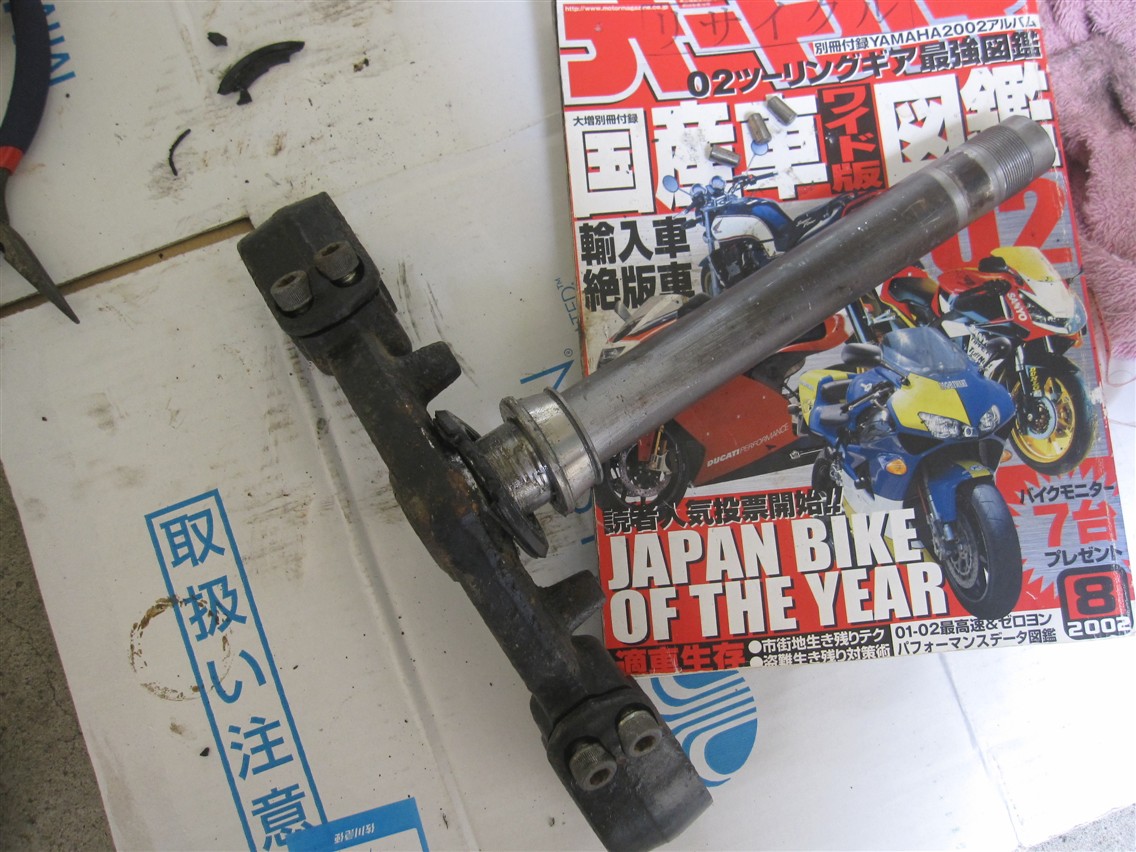 バイクを語るこのブログ:ＺＲＸ４００のステムベアリングを交換してみた