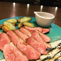 グラスワイン桜坂ル・ボワ　お肉料理と赤ワインのご案内