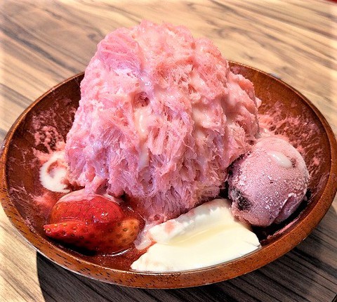 アイスモンスターの春限定桜ミルクかき氷とっ！　