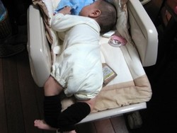 寝返り習得（右回りのみ）