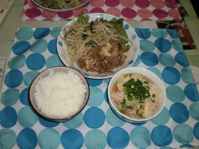 スタミナ焼き肉とかに風味のビーフンスープ