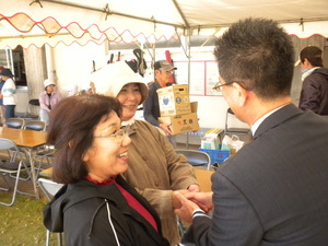 八重瀬町比屋根町長激励グランドゴルフ大会訪問