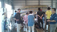 議員・地元具志頭の港川漁協朝のセリ市を視察！ 2011/09/06 17:58:58