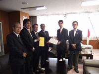 与那国改革会議による要請行動に同行しました。 2011/10/14 13:31:10