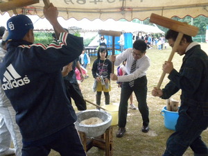 2012「新春もちつき大会」児童養護施設（島添の丘）