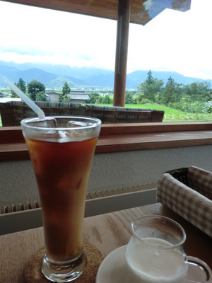 北アルプスと天文ドームと夢がつまった「cafe風のいろ」