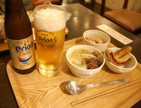 オリオンビール小瓶とおつまみ三点セットを桜坂劇場で